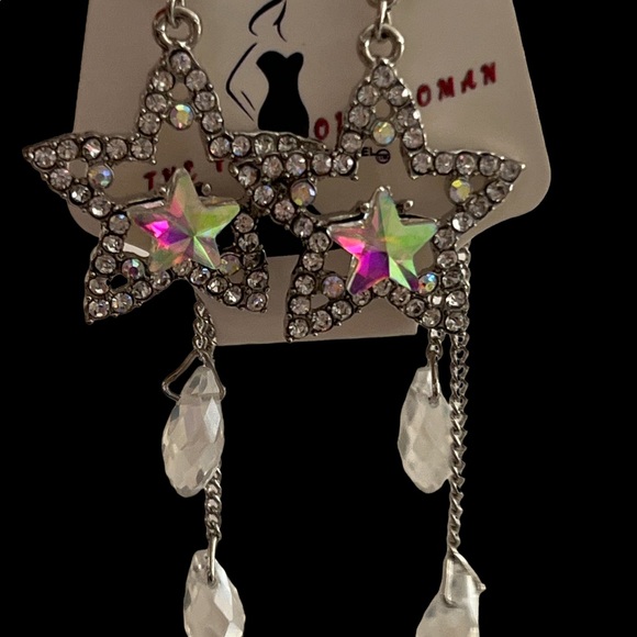 GORGEOUS IRIDESCENT CRYSTAL EMBELLISHED STAR FRONT/BACK EARRINGS - Picture 9 of 11
